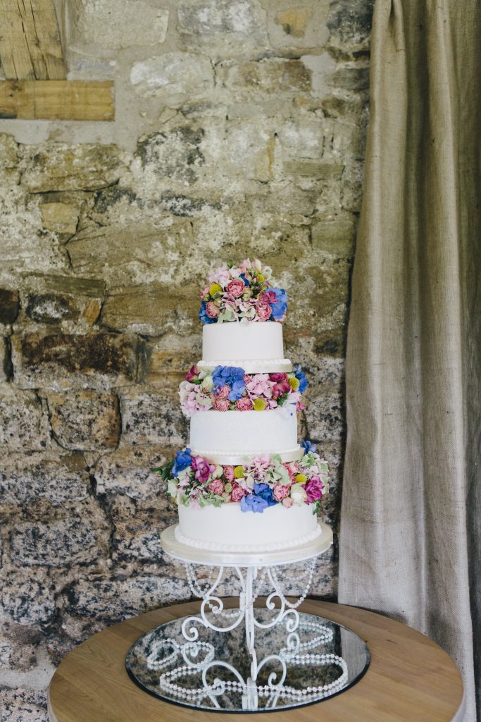 fresh-cake-flowers-belsflowers-the-twins